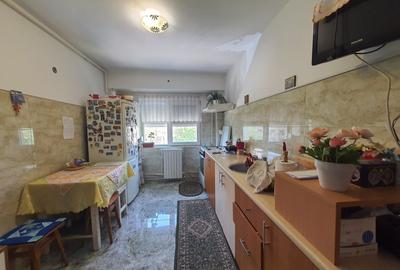 Apartament cu 3 camere decomandat în Tomis Nord - 14