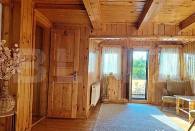 Casă cu 5 camere cu Canalizare în Central