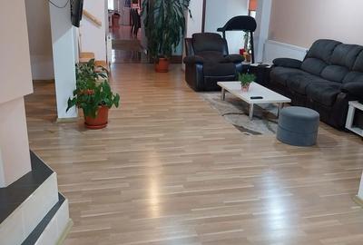 Casă cu 7 camere cu Teren 730 Mp în Central - 4