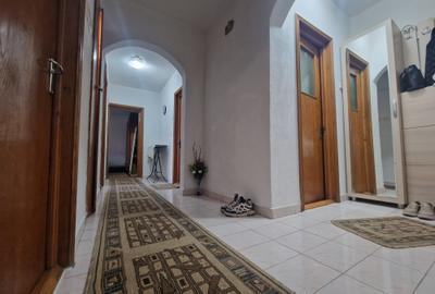 Apartament cu 3 camere decomandat în Inel II - 7