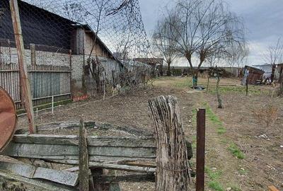 CASA SI TEREN CURTE DE VANZARE IN BARCANESTI LA DN - 10