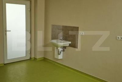 Spațiu comercial, de 27 mp, în Central - 6