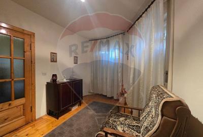 Casă cu 7 camere cu Teren 5175 Mp în Vințu de Jos - 12