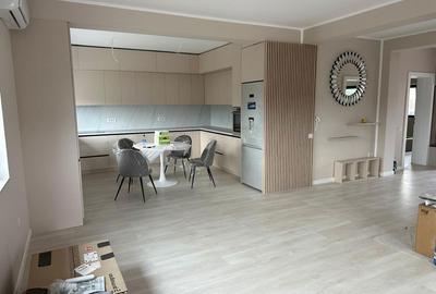 Casă cu 3 camere în Bujoreni