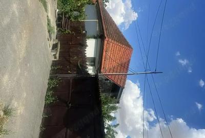 Casă cu 3 camere cu Teren 280 Mp în Central - 1