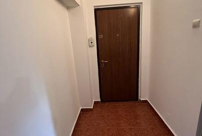 Apartament cu 4 camere decomandat în Calea București - 2