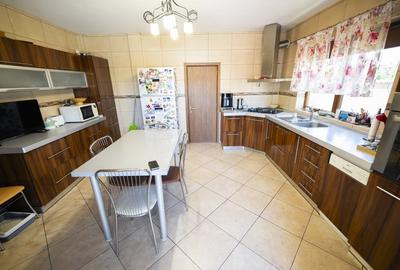Casa 8 camere, 326 mp utili, teren 835 mp - cartier Rovine-Lapus Arges - 13