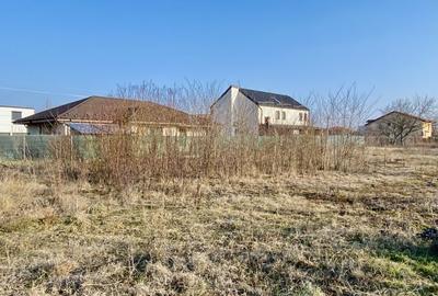 Teren priveliste deschisa, cu utilitati, zona retrasa, langa lac si padure - 2