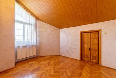 CASA + 1.000 mp teren pretabil Azi, Clinica - 13