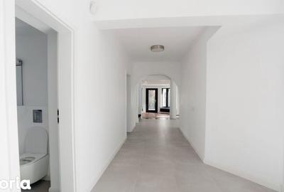 Casă cu 6 camere cu Teren 1000 Mp în Băneasa