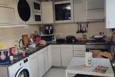 Apartament cu 3 camere semidecomandat în 1 Decembrie - 4