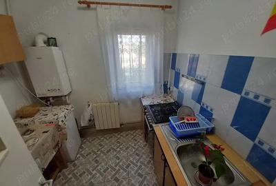 Inchiriez apartament trei camere micro 14 Inchiriez apartament trei camere micro 14 - 4