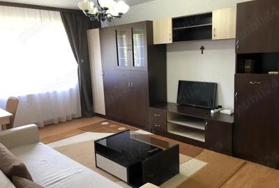 Proprietar ,inchiriez aparatment cu trei camere