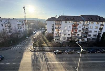 Apartament cu 4 camere decomandat în Central - 5