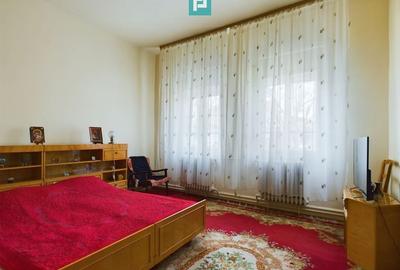 Casă individuală cu teren de 1100 mp și 3 apartamente în curte - 4