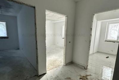 E vinde apartament cu 2 camere, situat la etajul 1/10, dintr-un imobil - 2