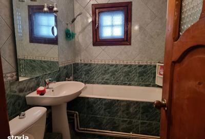 Apartament cu 4 camere decomandat în Micro 3 - 5