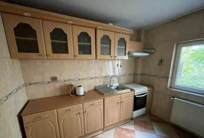 Apartament cu 3 camere decomandat în Titan - 2