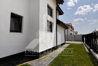 Casă individuală cu 4 camere în Tunari