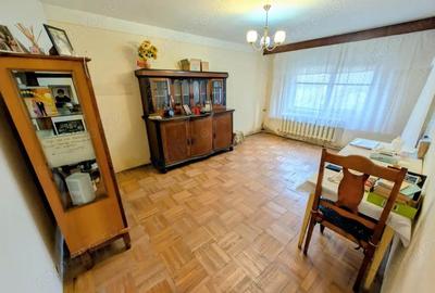 Apartament 4 camere decomandat 80mp 2 bai + balcon de renovat parter Rond Vechi - 12