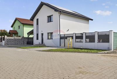 Casă cu 5 camere cu Teren 544 Mp în 6 Vânători - 2