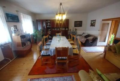 Casă cu 4 camere cu Teren 3000 Mp în Livezile - 1