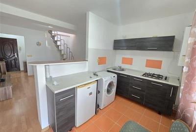 Apartament cu 2 camere decomandat, mobilat în Nicolina