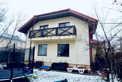 Casă individuală cu 5 camere cu Teren 400 Mp în Central