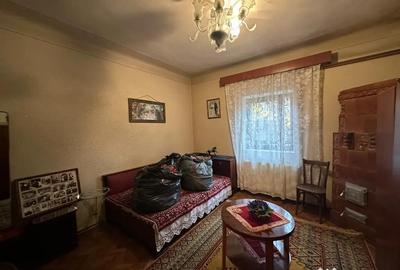 Casă cu 4 camere cu Teren 1266 Mp în Strejnicu - 6