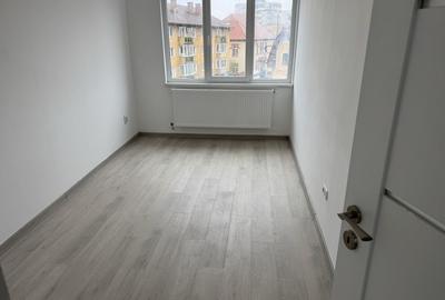 Apartament cu 2 camere decomandat în Central - 1