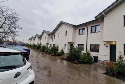 Casă cu 4 camere cu Teren 280 Mp în Central