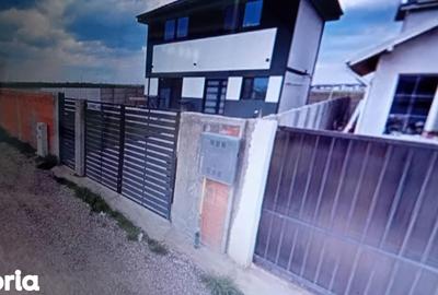 Teren de 5000 mp, în Central