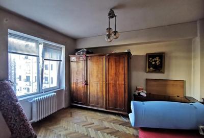 Universitate Ap 2 cam metrou 1 minut - 1