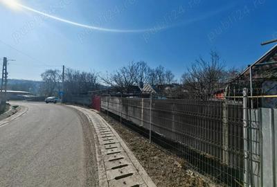 Casă cu Teren 720 Mp în Crihan - 3