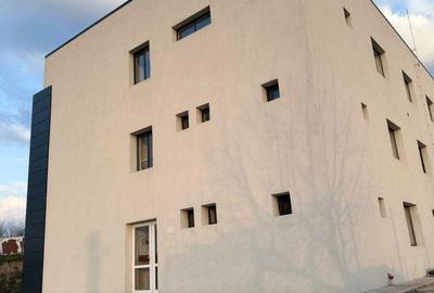 Spațiu comercial, de 760 mp, în Central - 4