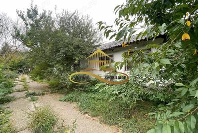 Cladire veche de vanzare in Saucesti Bacau - 2