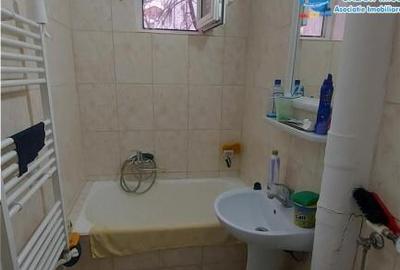 Apartament cu 3 camere semidecomandat în Central - 5