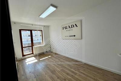 Spatiu comercial de 55 mpu - etajul 2 - Zona centrala - 1