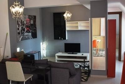 Apartament cu 2 camere decomandat, mobilat în Casin