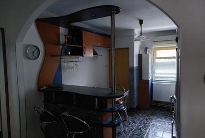 Apartament cu 4 camere decomandat în Ocna Mureș - 2