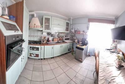 Apartament cu 4 camere decomandat în Central - 12
