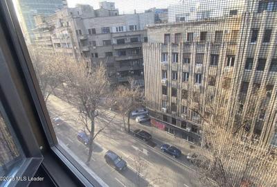 B-dul Carol I, 93 mp utili, stradal, etaj 6 din 7, amenajat, 2 bai - 40