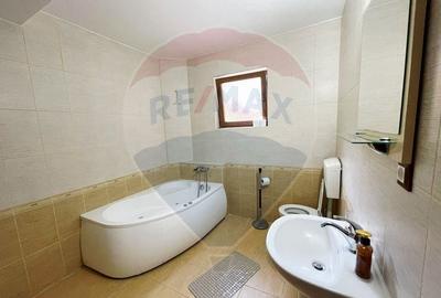 Refugiul tau de poveste in inima muntelui - casa primitoare in Durau - 13