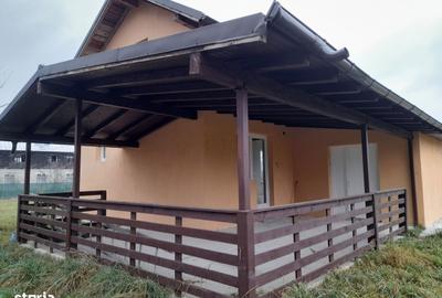 Casă cu 3 camere cu Teren 600 Mp în Domnești - 2