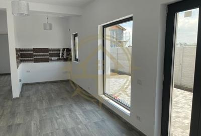 Casă cu 4 camere cu Canalizare în Central - 4