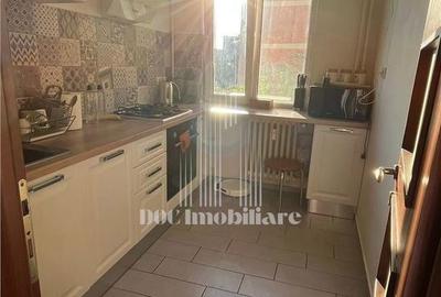 Apartament cu 3 camere semidecomandat în Tei - 11