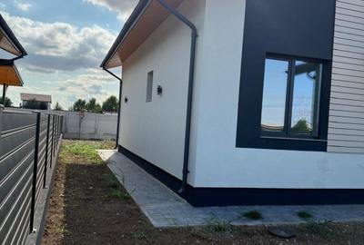 Casă individuală cu 4 camere cu Canalizare în Frumușani - 5