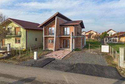 Casă cu 5 camere cu Teren 700 Mp în Dudeștii Noi - 4