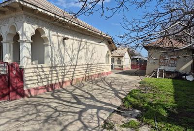 Casă cu 5 camere în Tichilești - 2