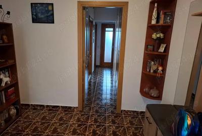Apartament 3 camere de vanzare in Buzau - 1